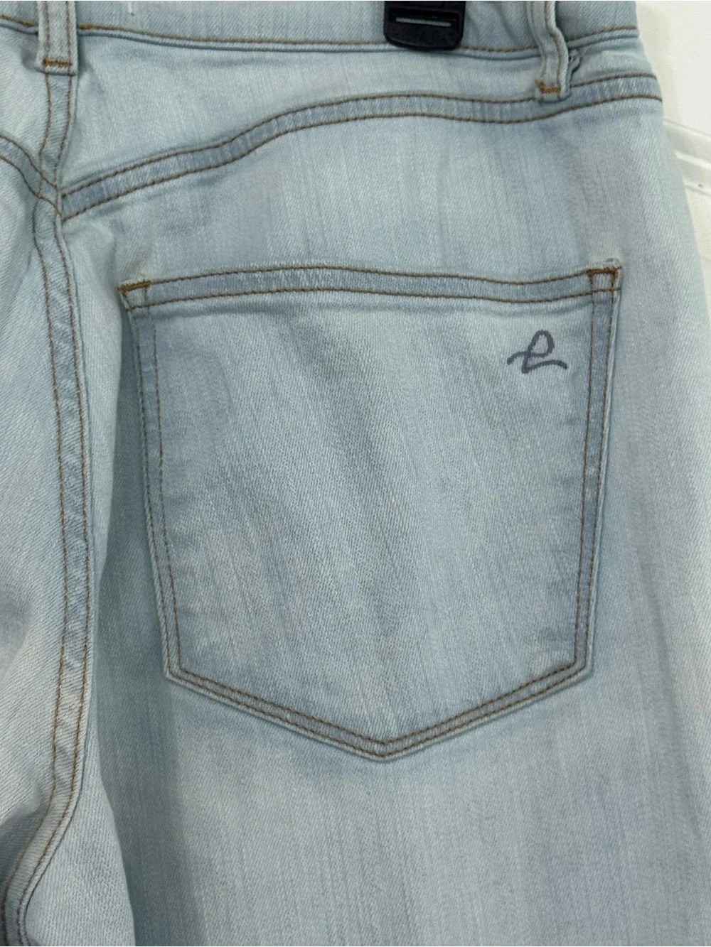 DL1961 Rachel Ojai Ultra high-rise 32 medium light blue slight discoloration
